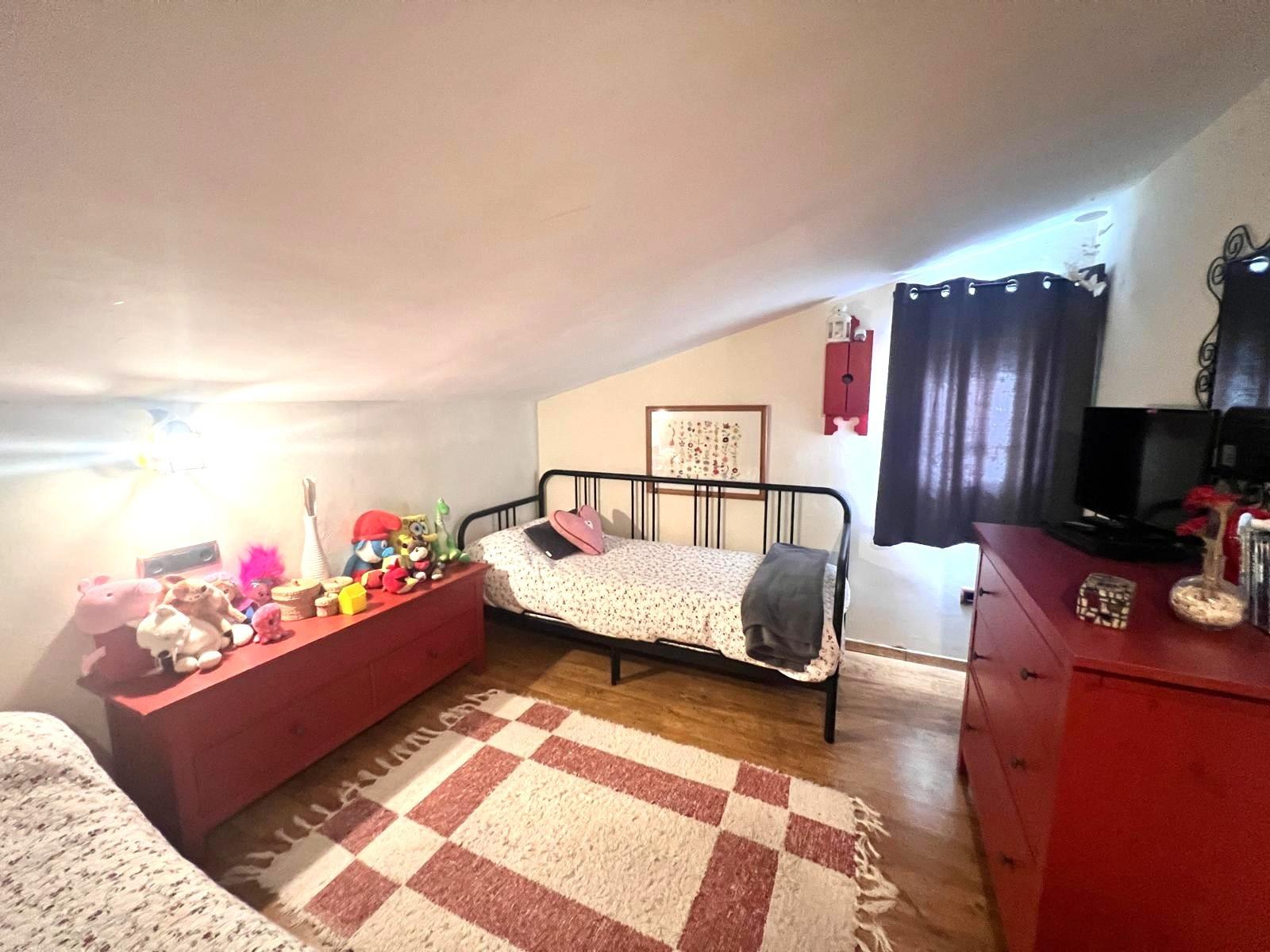 Casa en venta en Yunquera, vistas espectaculares y parcela de 1.600 m². A sólo 500m2 del pueblo. Con licencia turística.