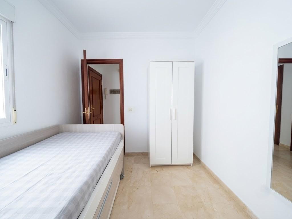 Piso en venta en pleno centro de Málaga con 3 habitaciones, terraza adosa y patio