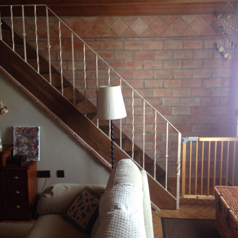 Casa en venta en Yunquera, vistas espectaculares y parcela de 1.600 m². A sólo 500m2 del pueblo. Con licencia turística.