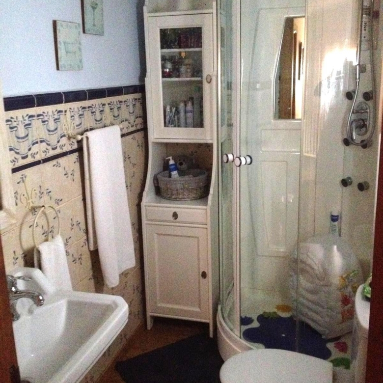 Casa en venta en Yunquera, vistas espectaculares y parcela de 1.600 m². A sólo 500m2 del pueblo. Con licencia turística.