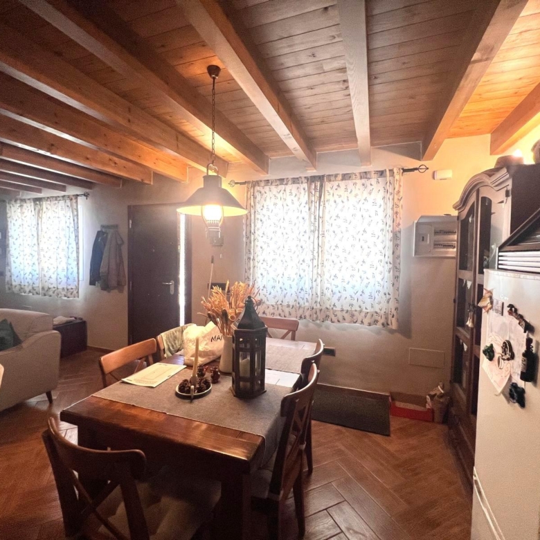 Casa en venta en Yunquera, vistas espectaculares y parcela de 1.600 m². A sólo 500m2 del pueblo. Con licencia turística.