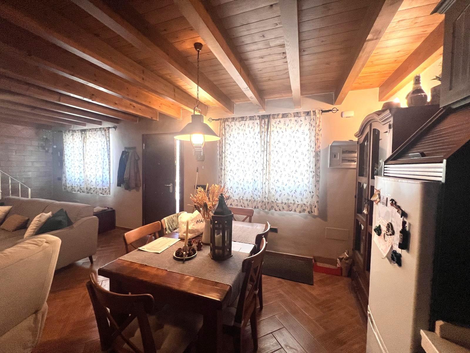 Casa en venta en Yunquera, vistas espectaculares y parcela de 1.600 m². A sólo 500m2 del pueblo. Con licencia turística.