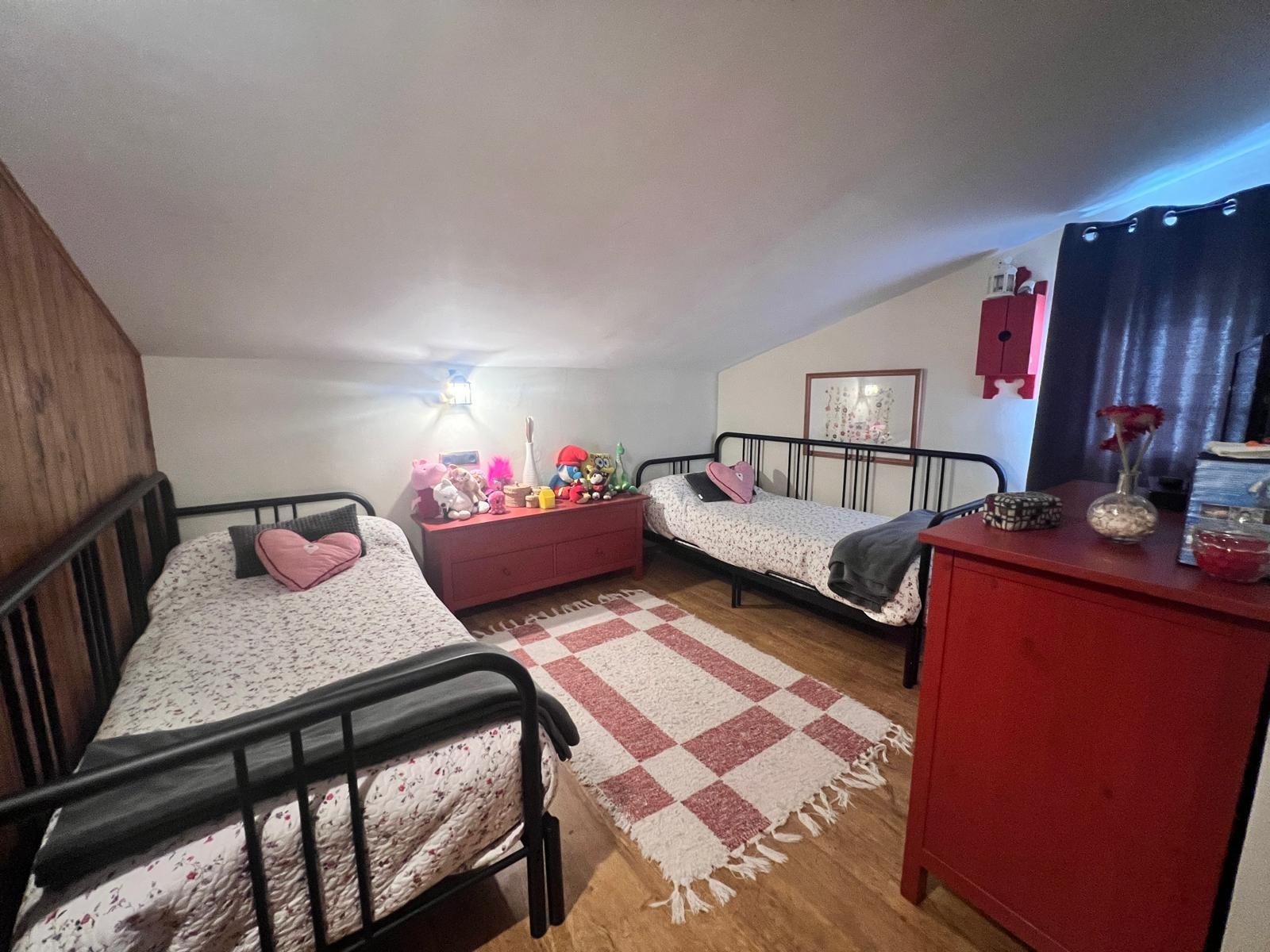 Casa en venta en Yunquera, vistas espectaculares y parcela de 1.600 m². A sólo 500m2 del pueblo. Con licencia turística.