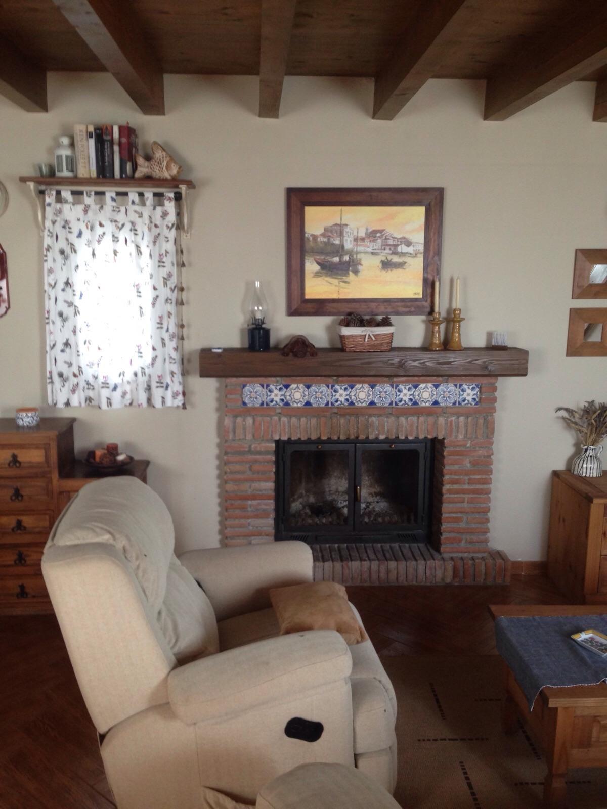 Casa en venta en Yunquera, vistas espectaculares y parcela de 1.600 m². A sólo 500m2 del pueblo. Con licencia turística.