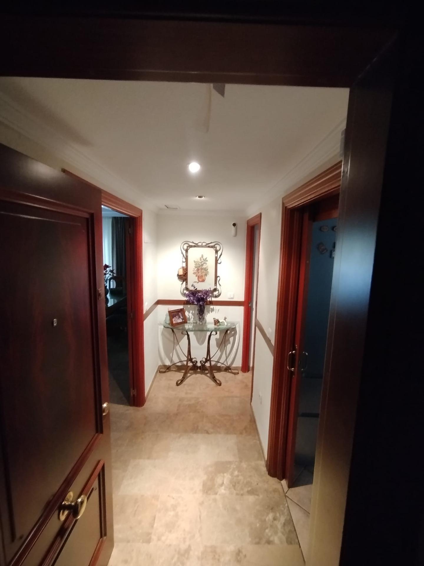 Piso amplio en calle Dolores Ibarruri (Avenida Europa- Puerta de Málaga).