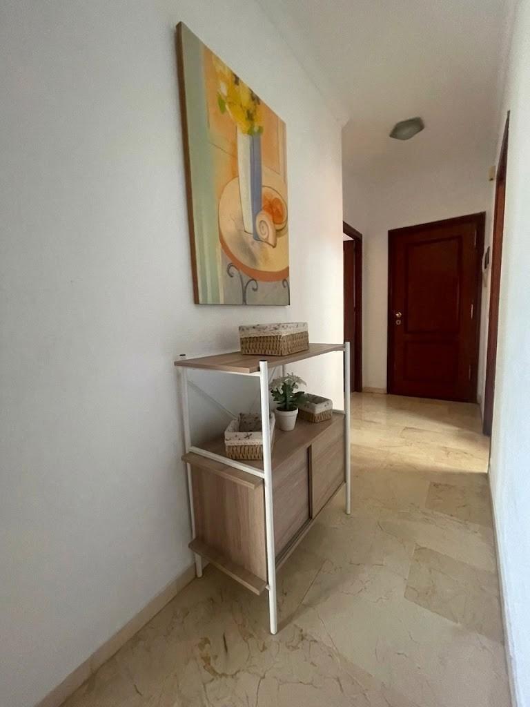 Piso en venta en pleno centro de Málaga con 3 habitaciones, terraza adosa y patio