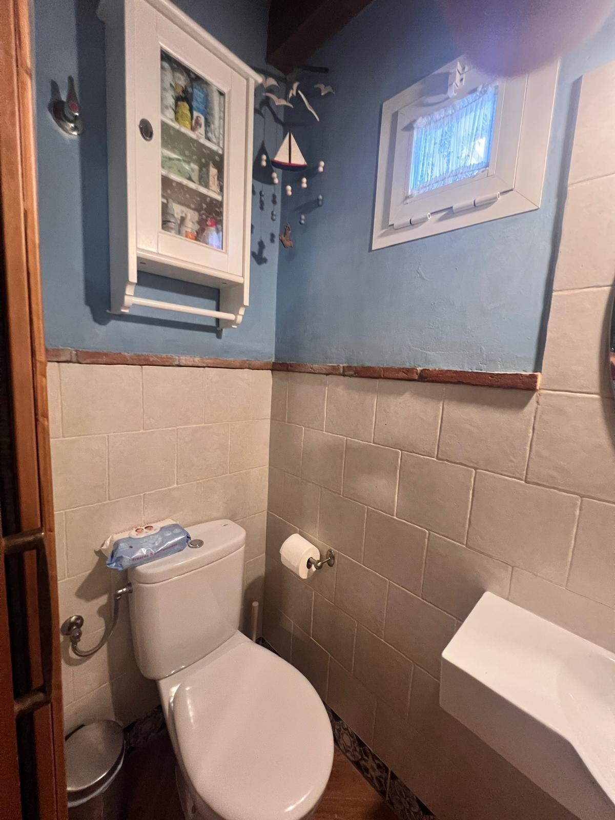 Casa en venta en Yunquera, vistas espectaculares y parcela de 1.600 m². A sólo 500m2 del pueblo. Con licencia turística.