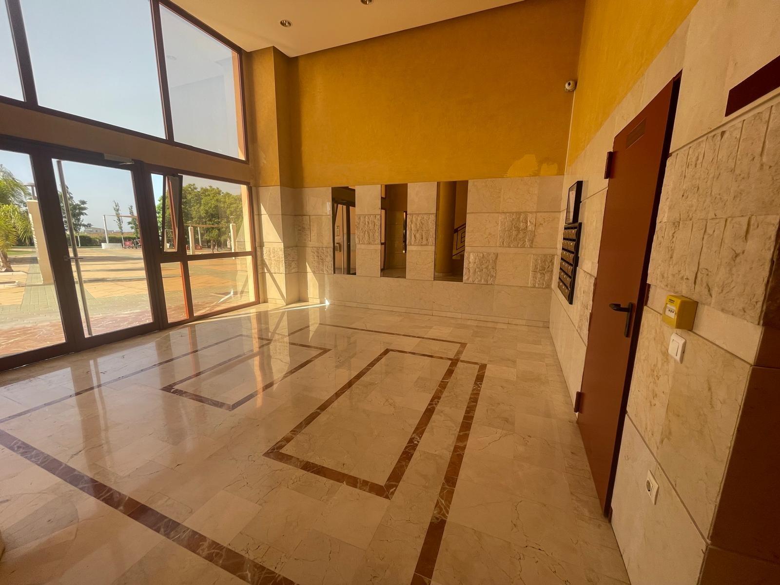 Piso en Teatinos totalmente reformado con terraza y garaje