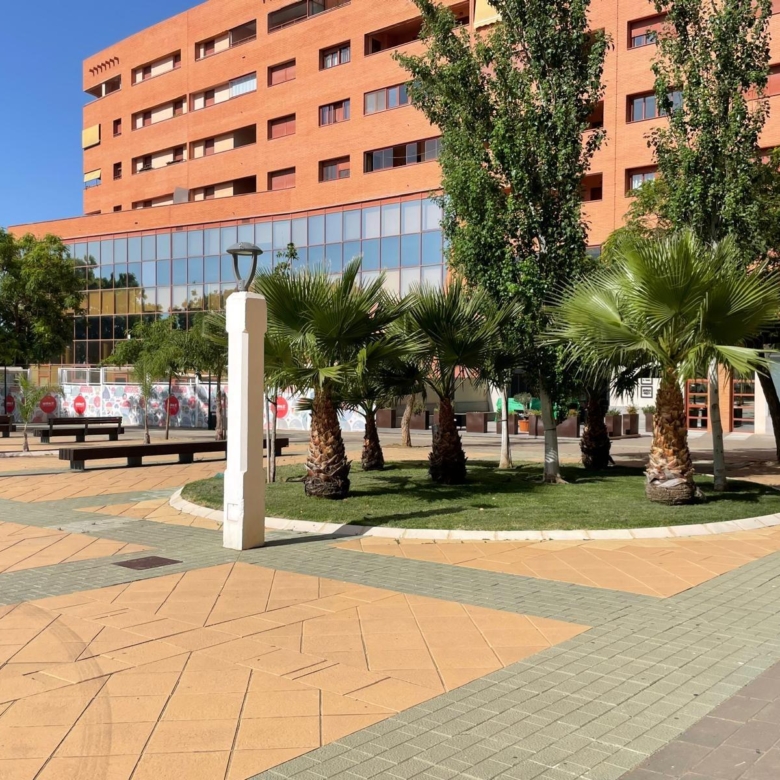 Piso en Teatinos totalmente reformado con terraza y garaje