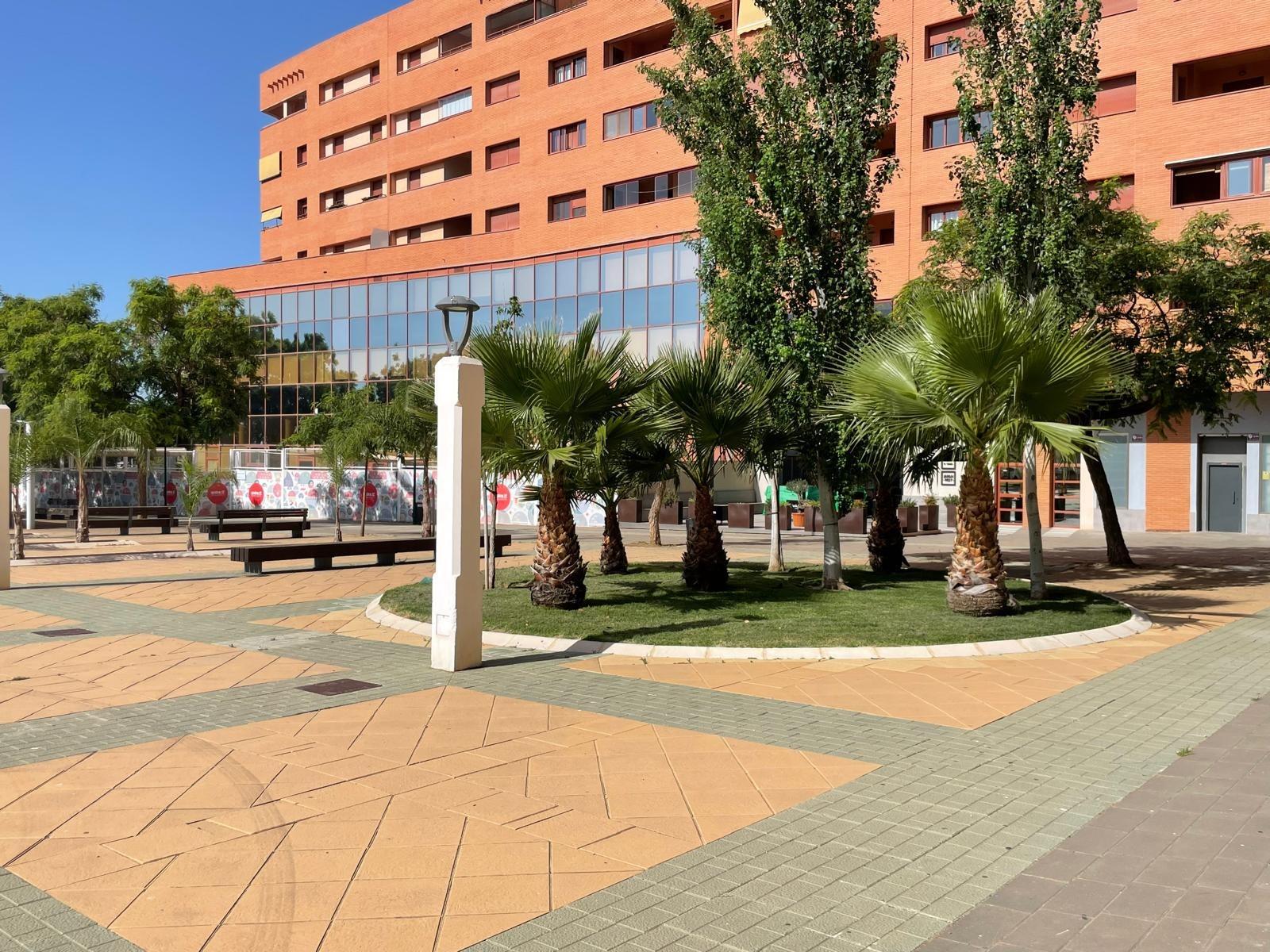 Piso en Teatinos totalmente reformado con terraza y garaje