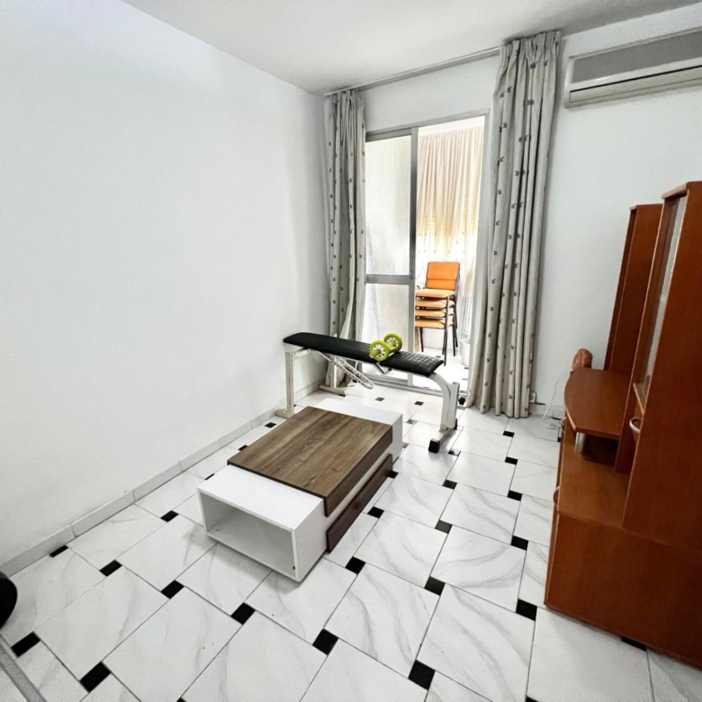 Piso de 3 habitaciones en la zona de Los Prados