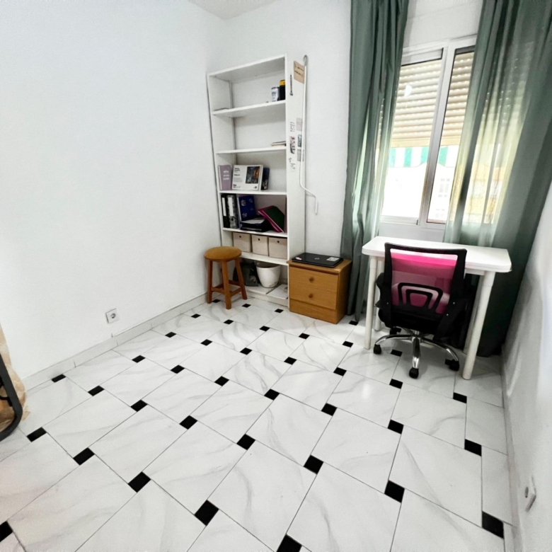 Piso de 3 habitaciones en la zona de Los Prados