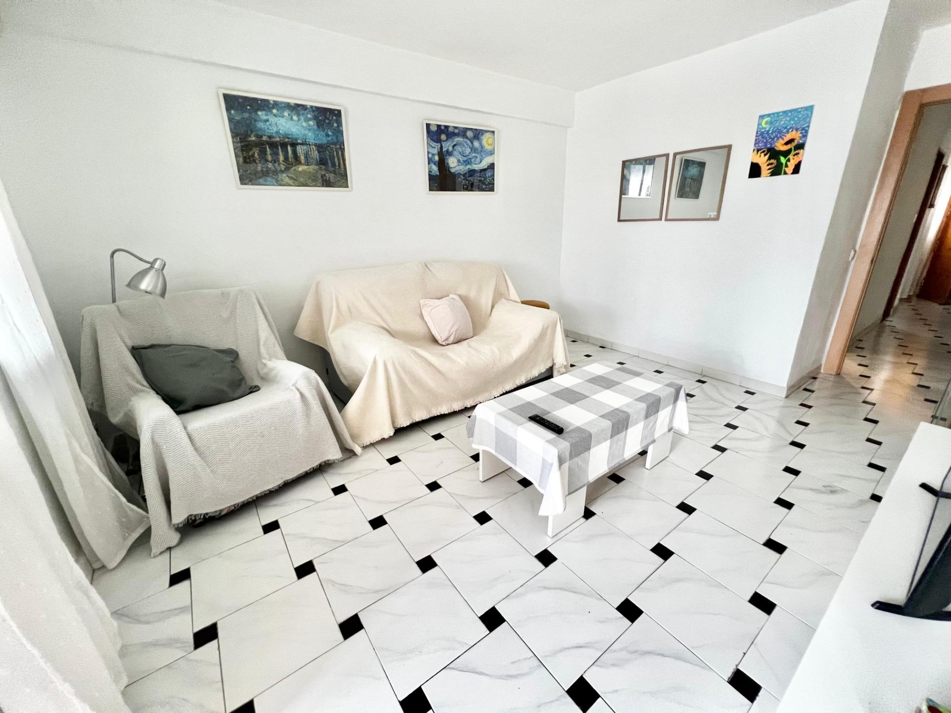 Piso de 3 habitaciones en la zona de Los Prados