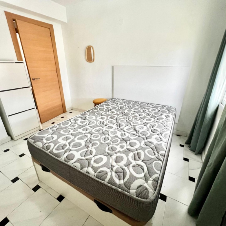 Piso de 3 habitaciones en la zona de Los Prados