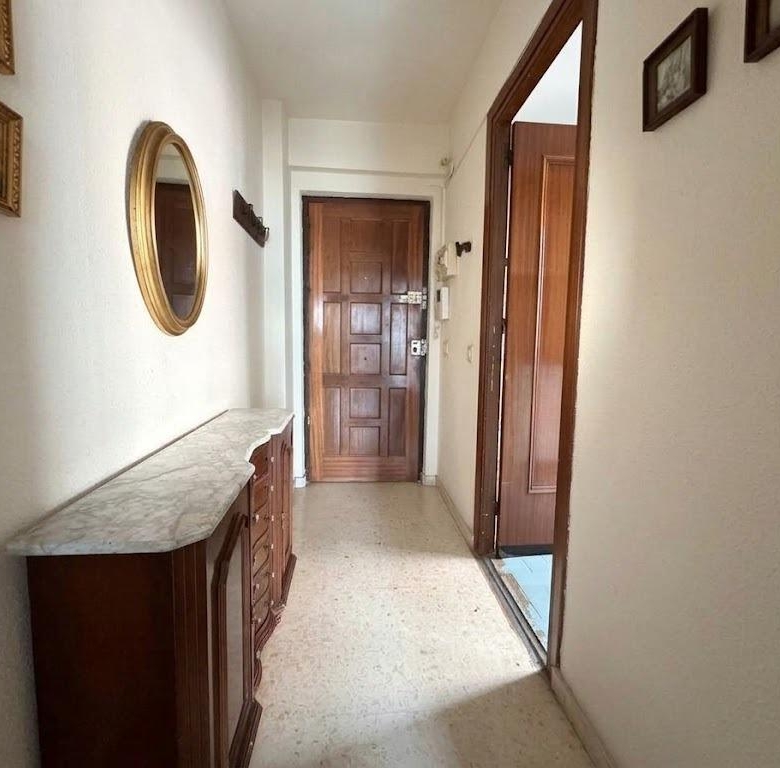 Piso en venta en Ciudad Jardín, 3 habitaciones, muy bien ubicado y con excelente orientación