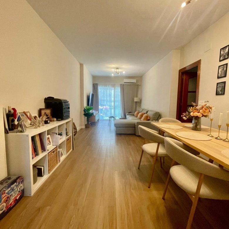 Piso en venta en Ciudad Jardín, 3 habitaciones, con terraza, la sensación de vivir en una casa