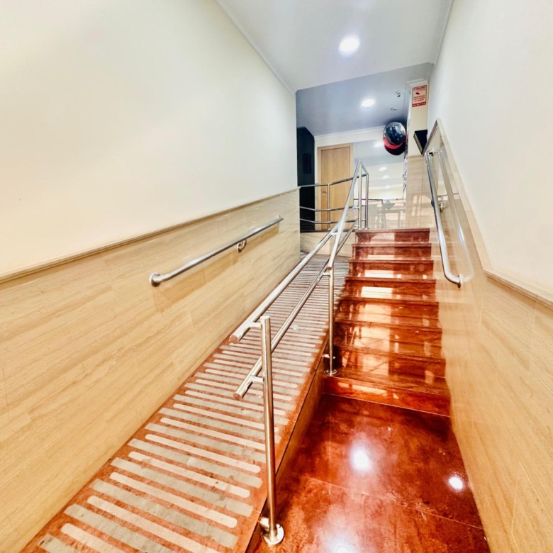 Piso Reformado completo zona Trinidad
