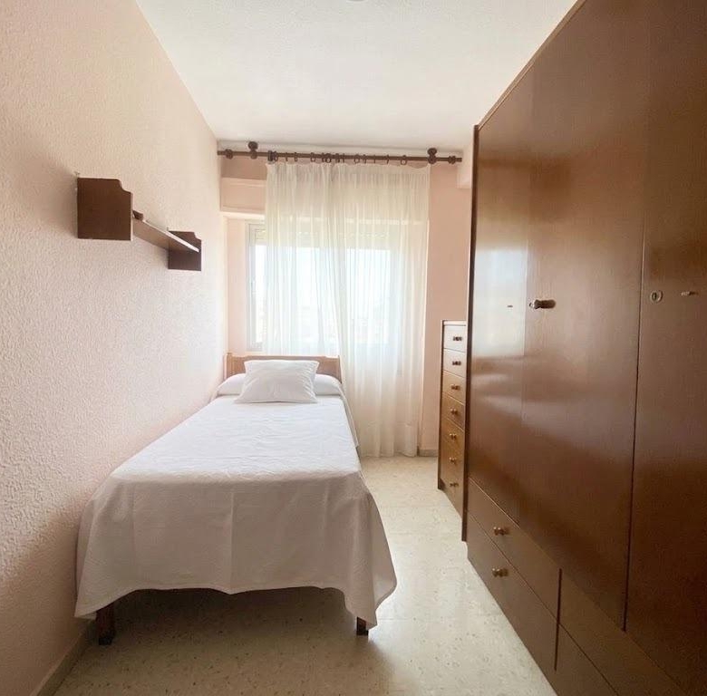 Piso en venta en Ciudad Jardín, 3 habitaciones, muy bien ubicado y con excelente orientación