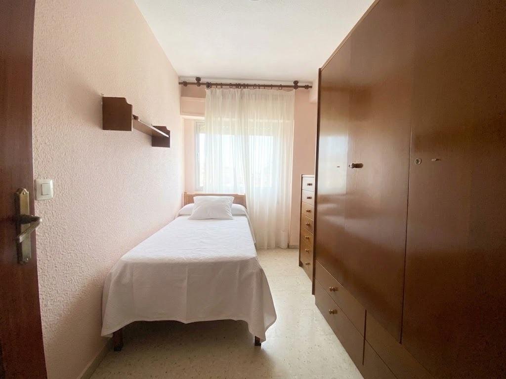 Piso en venta en Ciudad Jardín, 3 habitaciones, muy bien ubicado y con excelente orientación