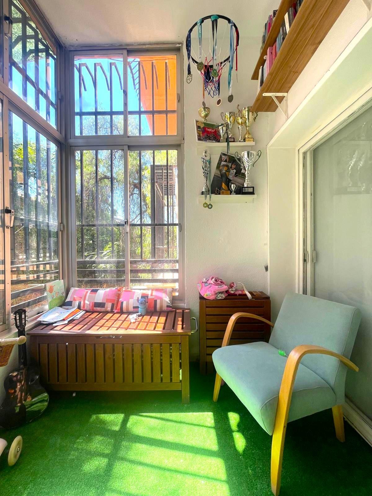 Piso en venta en Ciudad Jardín, 3 habitaciones, con terraza, la sensación de vivir en una casa