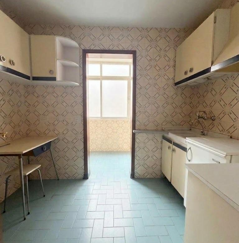 Piso en venta en Ciudad Jardín, 3 habitaciones, muy bien ubicado y con excelente orientación