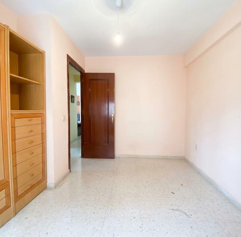 Piso en venta en Ciudad Jardín, 3 habitaciones, muy bien ubicado y con excelente orientación