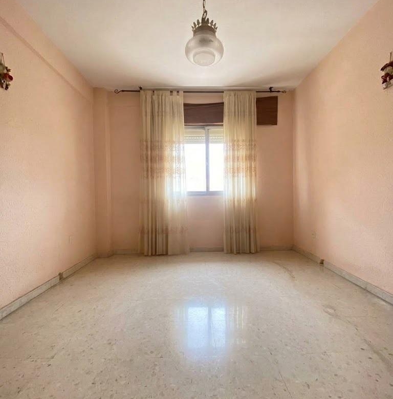 Piso en venta en Ciudad Jardín, 3 habitaciones, muy bien ubicado y con excelente orientación