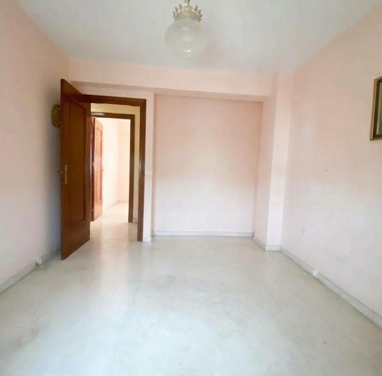 Piso en venta en Ciudad Jardín, 3 habitaciones, muy bien ubicado y con excelente orientación