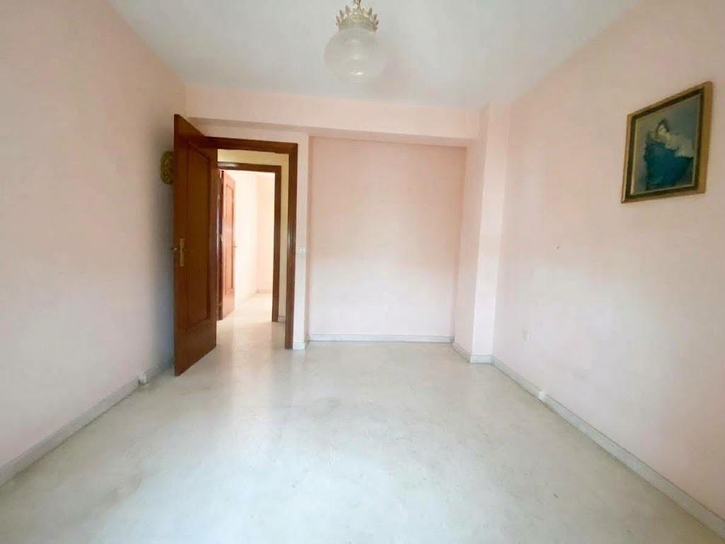 Piso en venta en Ciudad Jardín, 3 habitaciones, muy bien ubicado y con excelente orientación