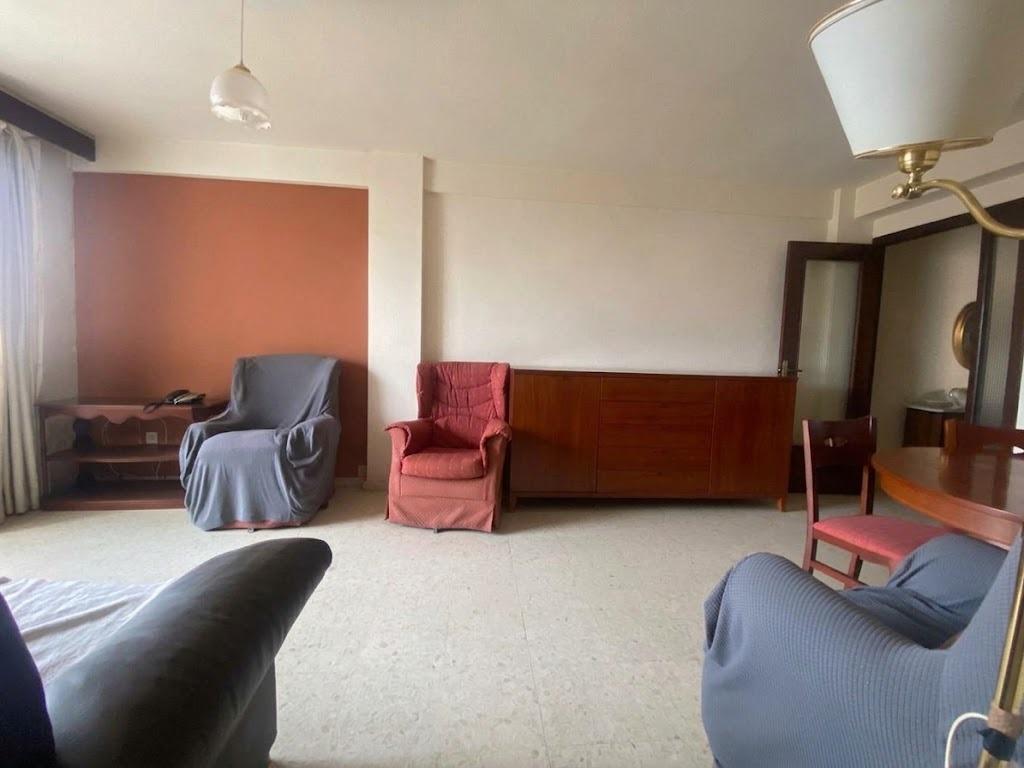 Piso en venta en Ciudad Jardín, 3 habitaciones, muy bien ubicado y con excelente orientación