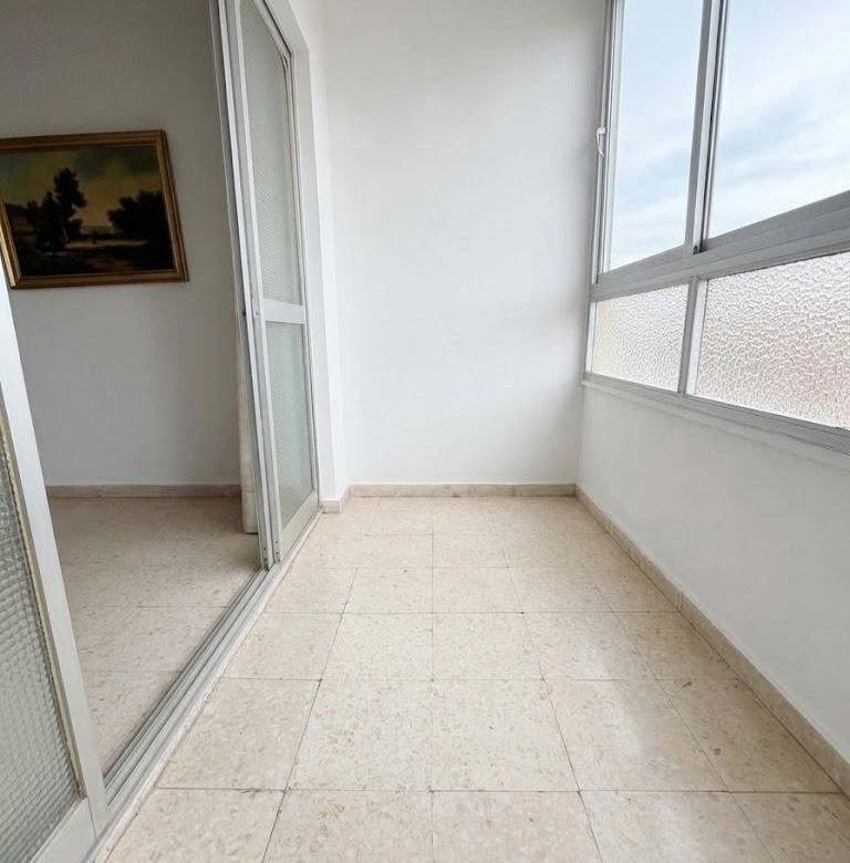 Piso en venta en Ciudad Jardín, 3 habitaciones, muy bien ubicado y con excelente orientación