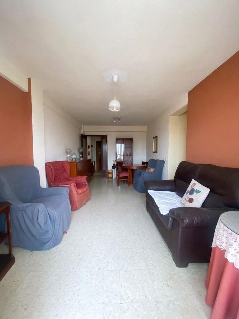 Piso en venta en Ciudad Jardín, 3 habitaciones, muy bien ubicado y con excelente orientación