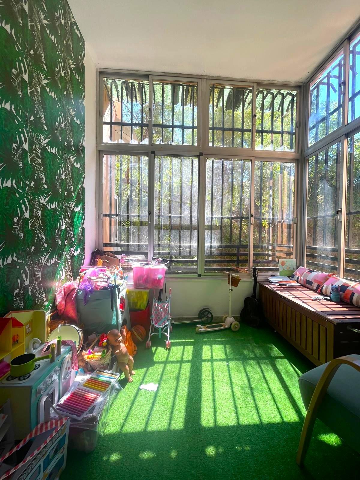 Piso en venta en Ciudad Jardín, 3 habitaciones, con terraza, la sensación de vivir en una casa