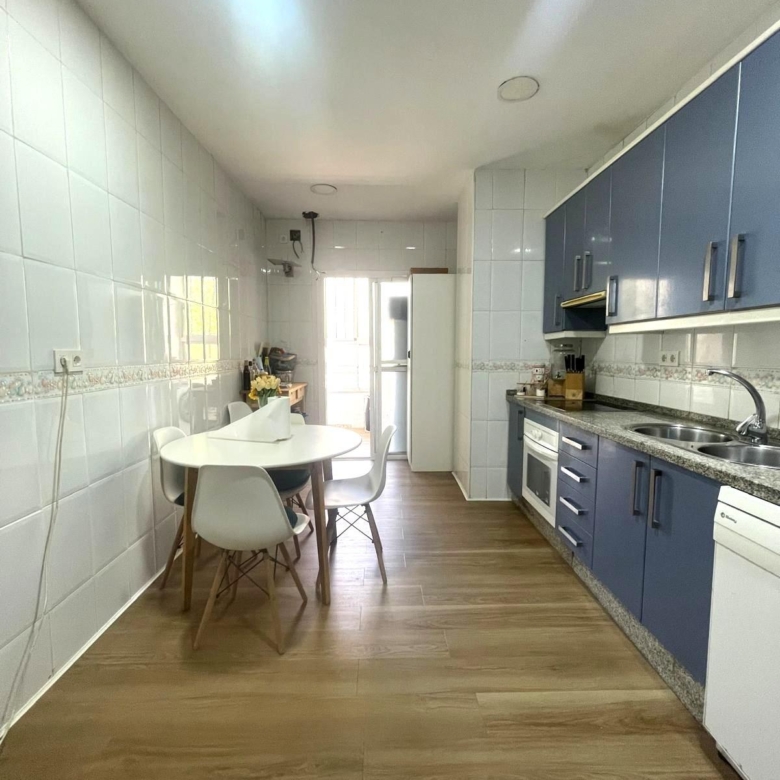 Piso en venta en Ciudad Jardín, 3 habitaciones, con terraza, la sensación de vivir en una casa