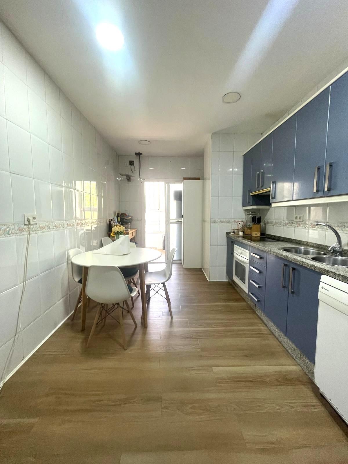 Piso en venta en Ciudad Jardín, 3 habitaciones, con terraza, la sensación de vivir en una casa