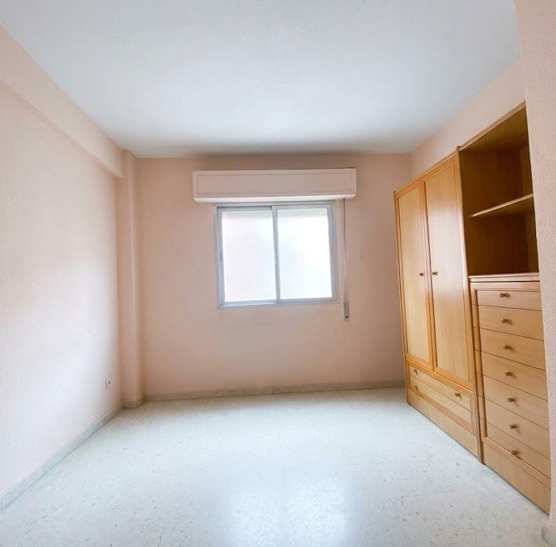 Piso en venta en Ciudad Jardín, 3 habitaciones, muy bien ubicado y con excelente orientación