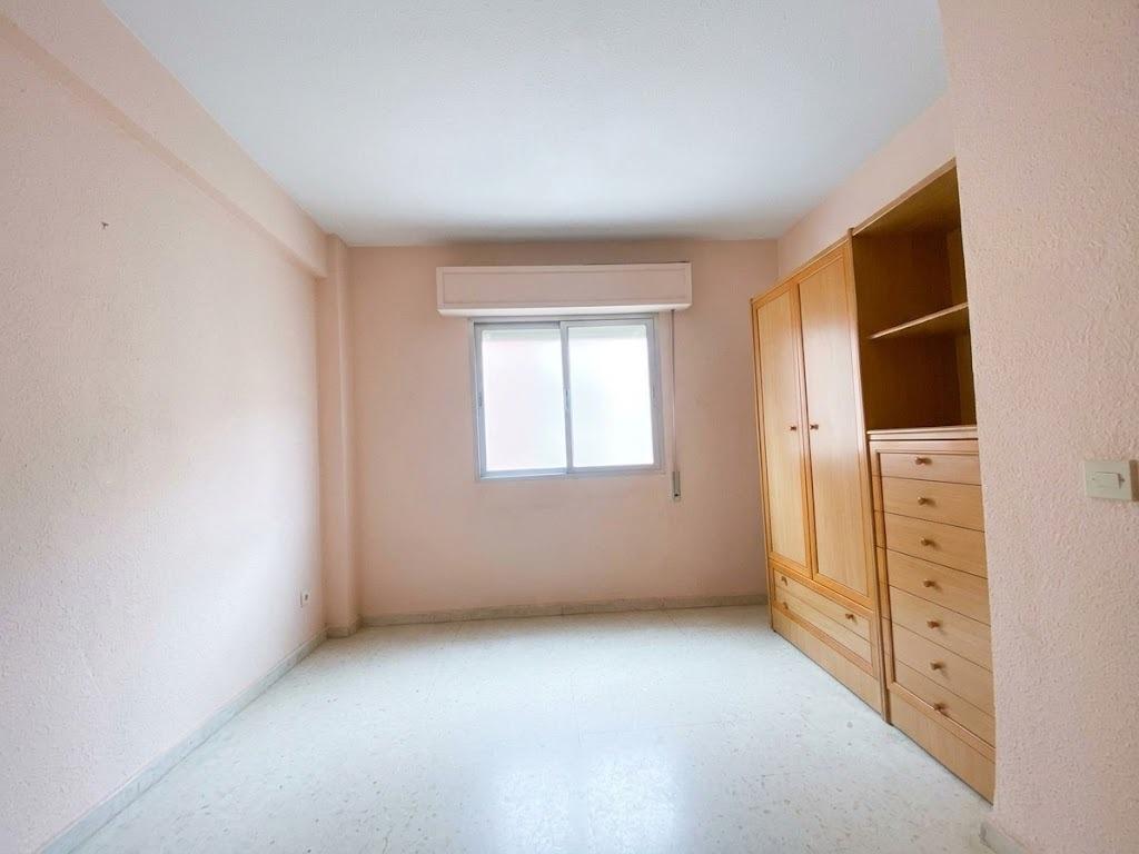 Piso en venta en Ciudad Jardín, 3 habitaciones, muy bien ubicado y con excelente orientación