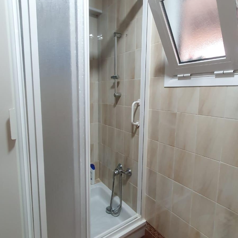 Piso amplio a la venta en barriada de La Luz.