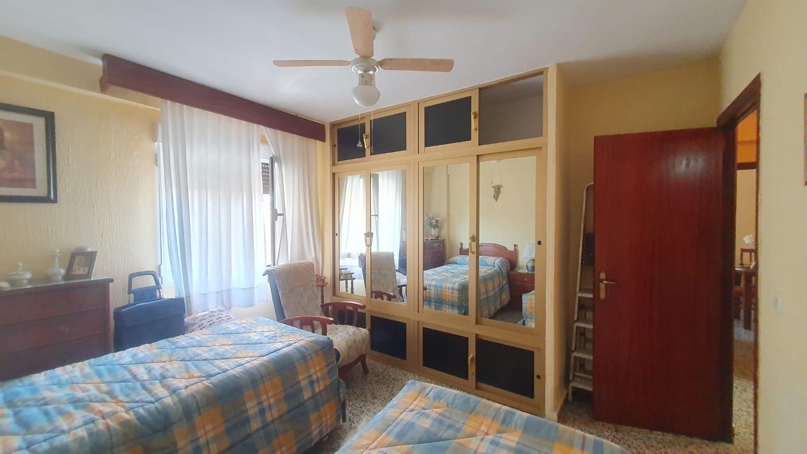 Piso amplio a la venta en barriada de La Luz.