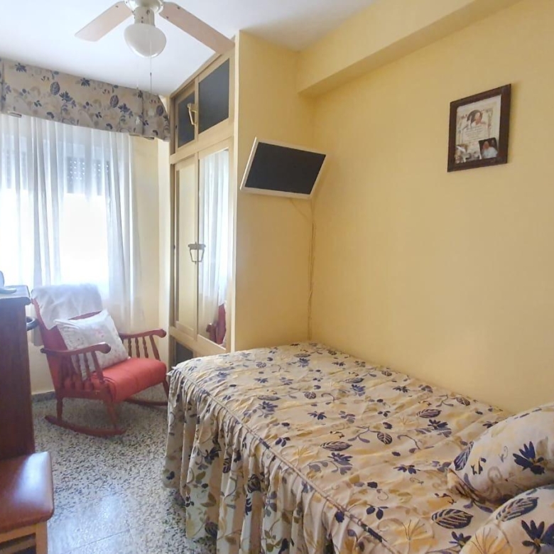 Piso amplio a la venta en barriada de La Luz.