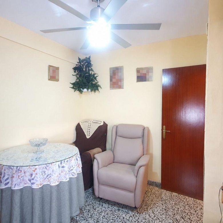 Piso amplio a la venta en barriada de La Luz.