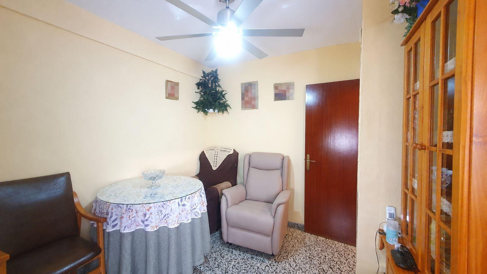 Piso amplio a la venta en barriada de La Luz.