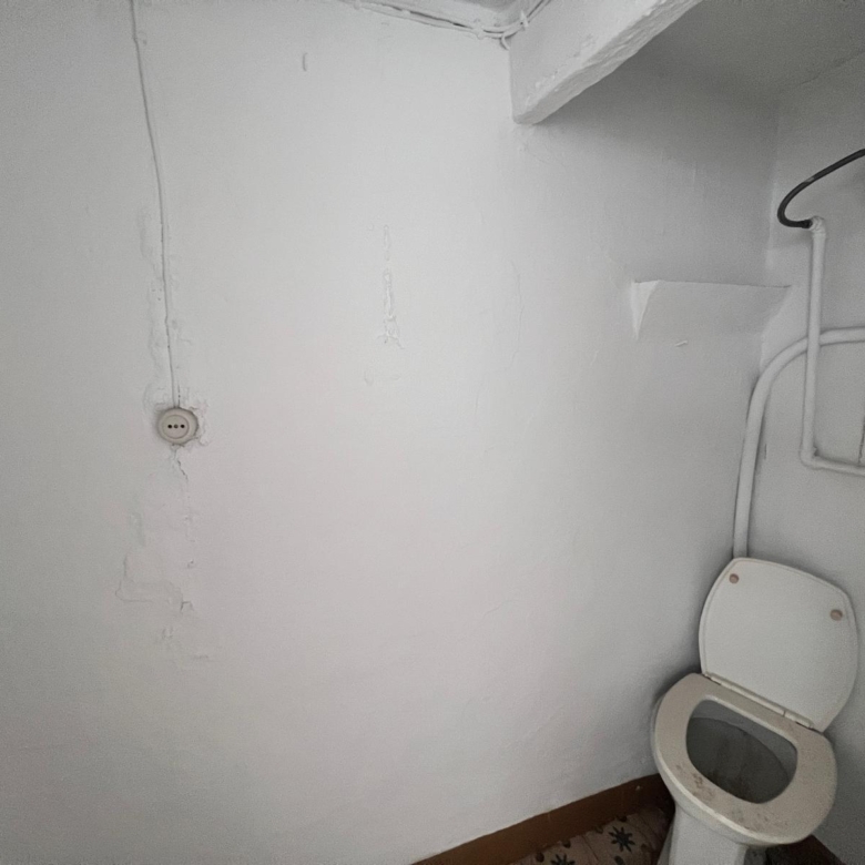 Casa en venta en Yunquera, 2 plantas más azotea, con licencia turística