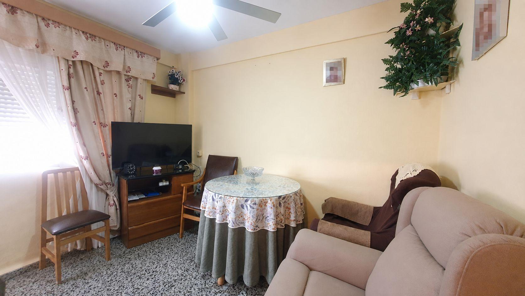 Piso amplio a la venta en barriada de La Luz.