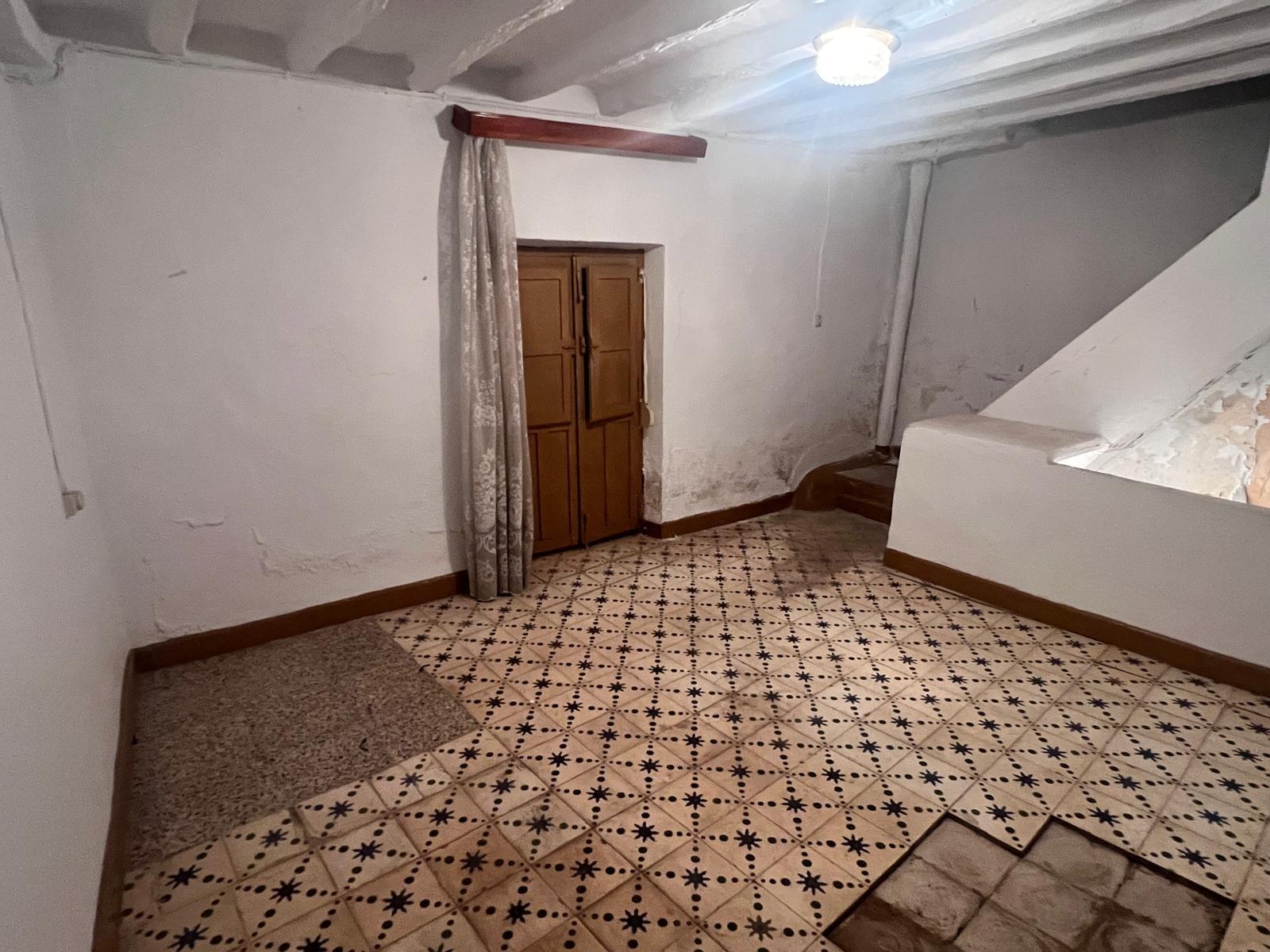Casa en venta en Yunquera, 2 plantas más azotea, con licencia turística