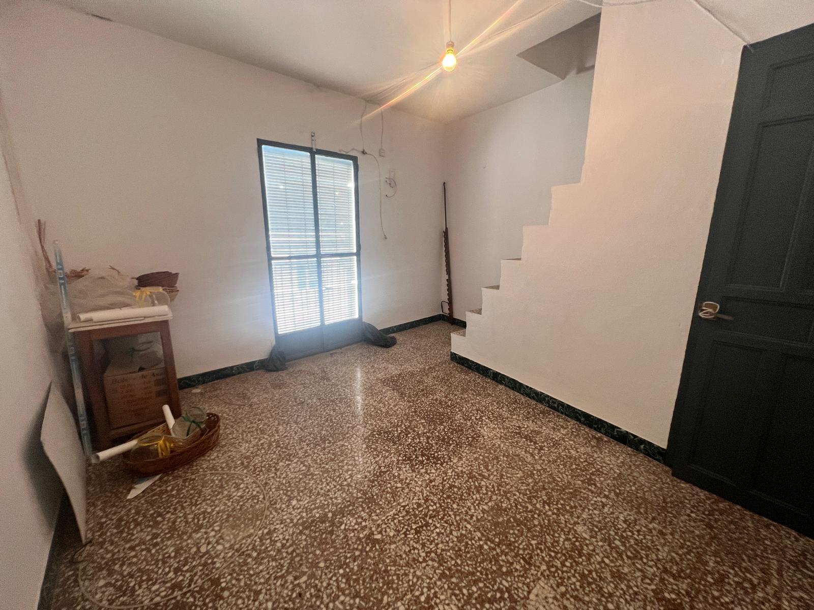 Casa en venta en Yunquera, 2 plantas más azotea, con licencia turística