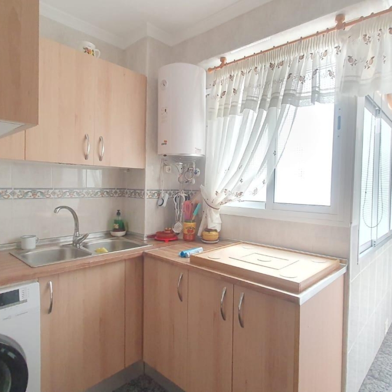 Piso amplio a la venta en barriada de La Luz.