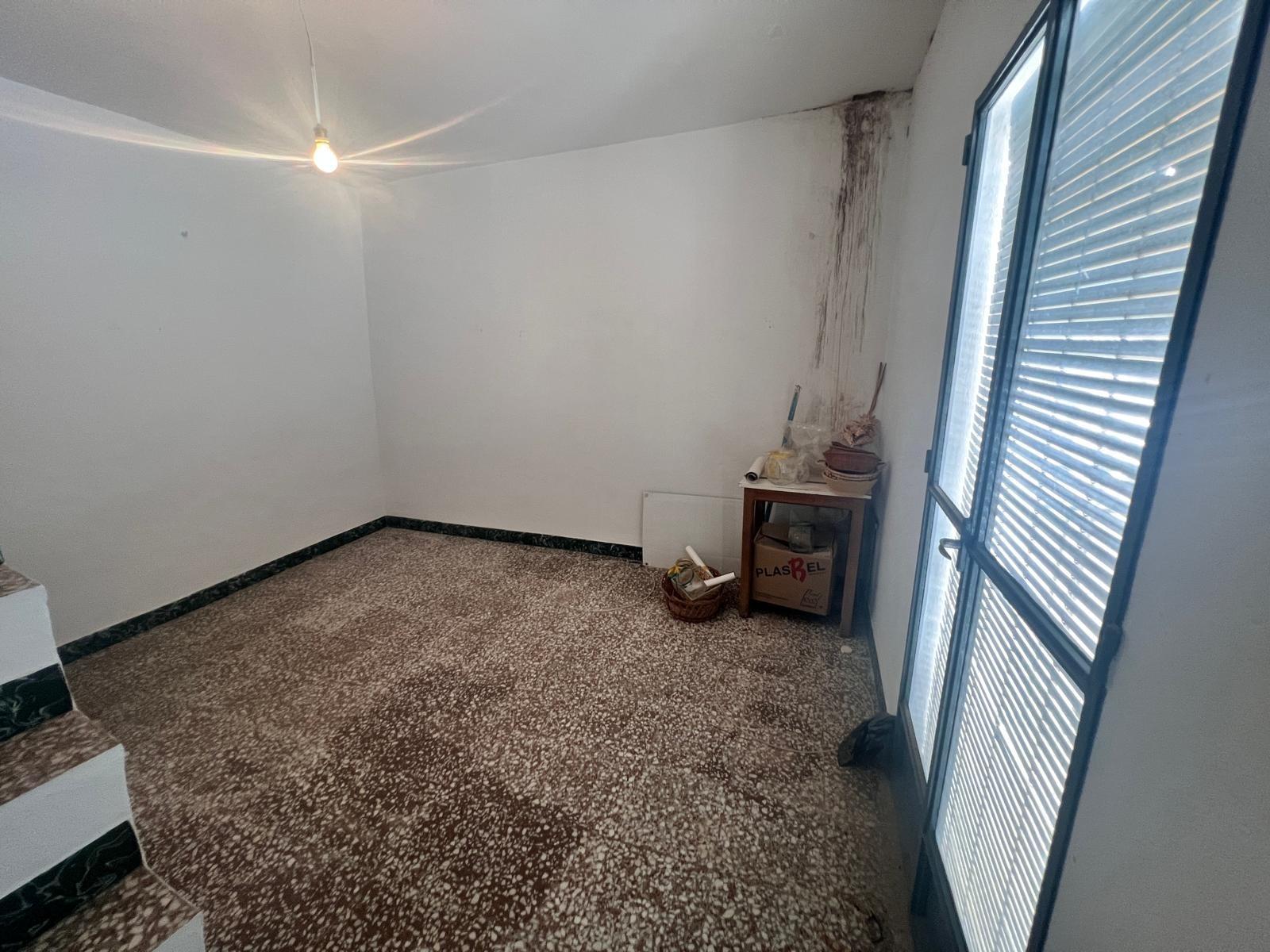 Casa en venta en Yunquera, 2 plantas más azotea, con licencia turística