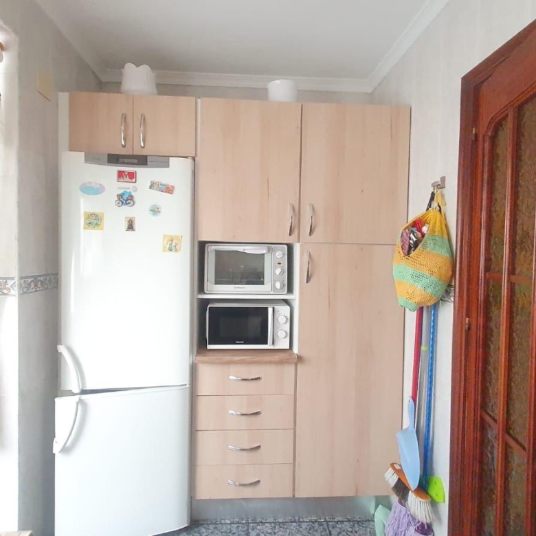 Piso amplio a la venta en barriada de La Luz.