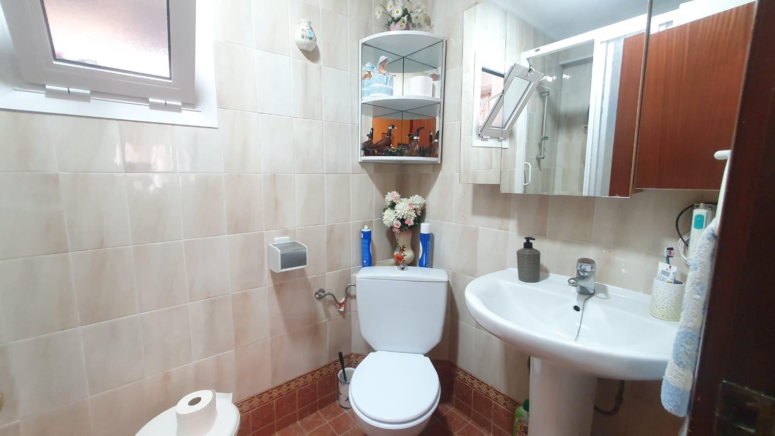Piso amplio a la venta en barriada de La Luz.